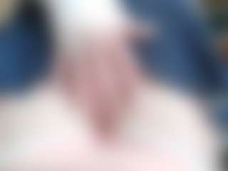 NaughtyBlooms's Live Sex Cam Show