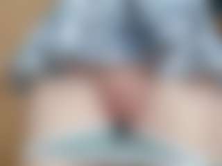 NaughtyBlooms's Live Sex Cam Show