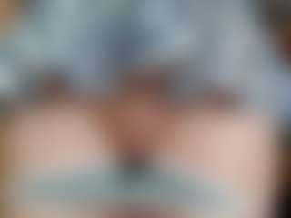 NaughtyBlooms's Live Sex Cam Show