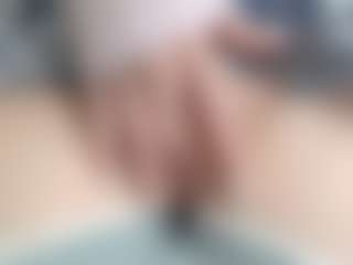 NaughtyBlooms's Live Sex Cam Show