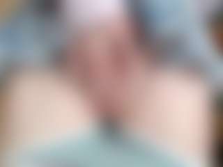 NaughtyBlooms's Live Sex Cam Show