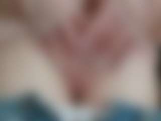 Live cam show with NaughtyBlooms - Sexy on SinfulBabes
