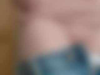 NaughtyBlooms's Live Sex Cam Show
