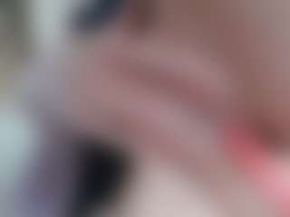 NaughtyBlooms's Live Sex Cam Show