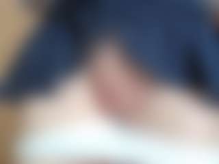 NaughtyBlooms's Live Sex Cam Show