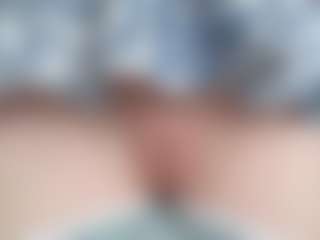 NaughtyBlooms's Live Sex Cam Show