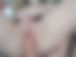 NaughtyBlooms's Live Sex Cam Show