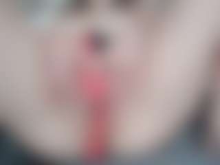 NaughtyBlooms's Live Sex Cam Show