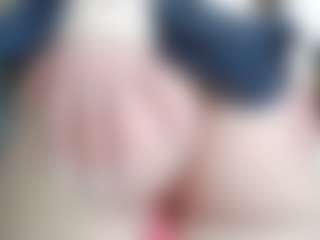NaughtyBlooms's Live Sex Cam Show