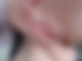 NaughtyBlooms's Live Sex Cam Show
