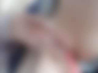 NaughtyBlooms's Live Sex Cam Show