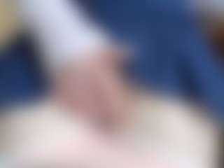 NaughtyBlooms's Live Sex Cam Show