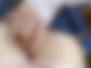 NaughtyBlooms's Live Sex Cam Show