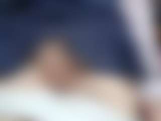 NaughtyBlooms's Live Sex Cam Show