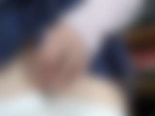 NaughtyBlooms's Live Sex Cam Show