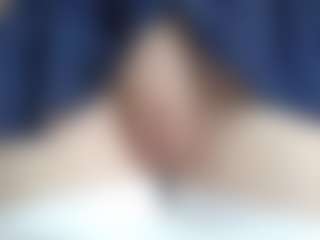 NaughtyBlooms's Live Sex Cam Show