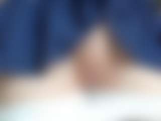 NaughtyBlooms's Live Sex Cam Show