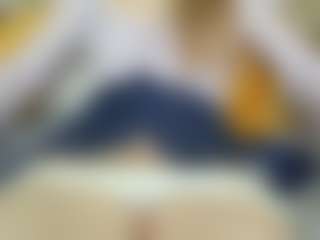 NaughtyBlooms's Live Sex Cam Show