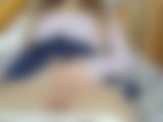 NaughtyBlooms's Live Sex Cam Show
