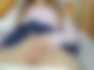 NaughtyBlooms's Live Sex Cam Show