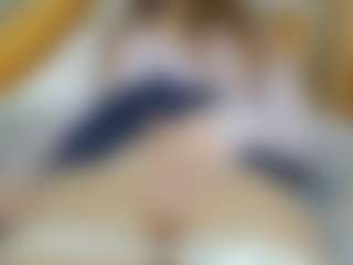 NaughtyBlooms's Live Sex Cam Show