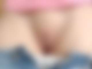NaughtyBlooms's Live Sex Cam Show