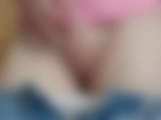 NaughtyBlooms's Live Sex Cam Show