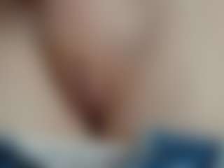 NaughtyBlooms's Live Sex Cam Show