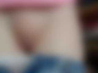 NaughtyBlooms's Live Sex Cam Show
