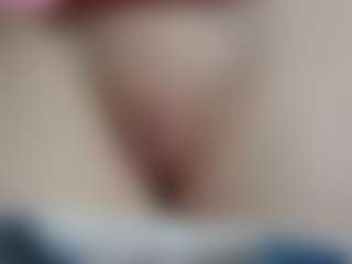 NaughtyBlooms's Live Sex Cam Show