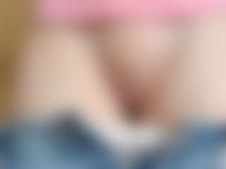 NaughtyBlooms's Live Sex Cam Show