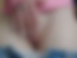 NaughtyBlooms's Live Sex Cam Show