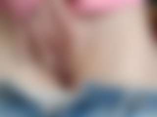 NaughtyBlooms's Live Sex Cam Show