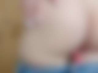 NaughtyBlooms's Live Sex Cam Show