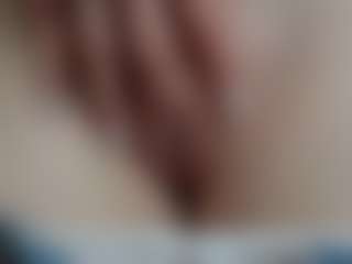 NaughtyBlooms's Live Sex Cam Show