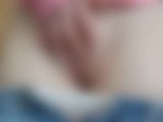 NaughtyBlooms's Live Sex Cam Show