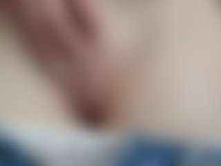 NaughtyBlooms's Live Sex Cam Show