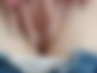 NaughtyBlooms's Live Sex Cam Show