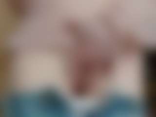 NaughtyBlooms's Live Sex Cam Show