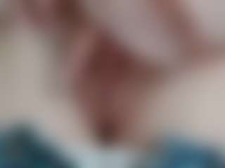 NaughtyBlooms's Live Sex Cam Show