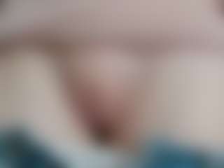 NaughtyBlooms's Live Sex Cam Show