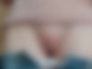 NaughtyBlooms's Live Sex Cam Show