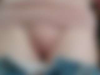 NaughtyBlooms's Live Sex Cam Show