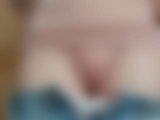 NaughtyBlooms's Live Sex Cam Show