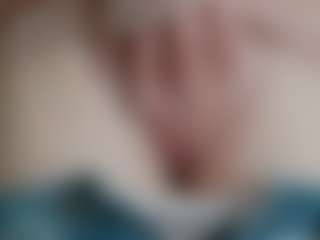 NaughtyBlooms's Live Sex Cam Show