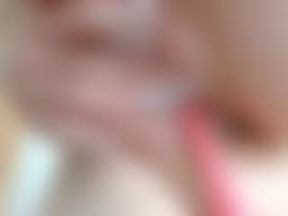 NaughtyBlooms's Live Sex Cam Show
