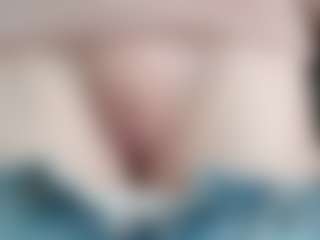 NaughtyBlooms's Live Sex Cam Show