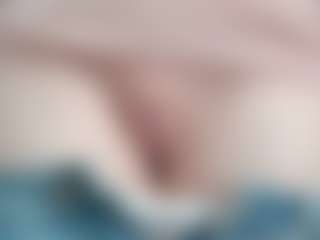 NaughtyBlooms's Live Sex Cam Show