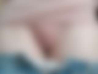 NaughtyBlooms's Live Sex Cam Show