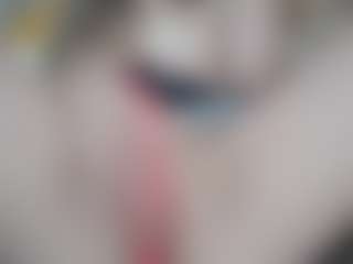 NaughtyBlooms's Live Sex Cam Show